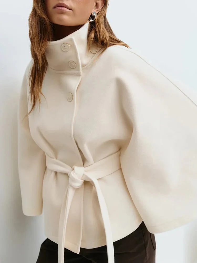 Cappotto a Mantella dal Design Elegante da Donna | Lirena - Image 4