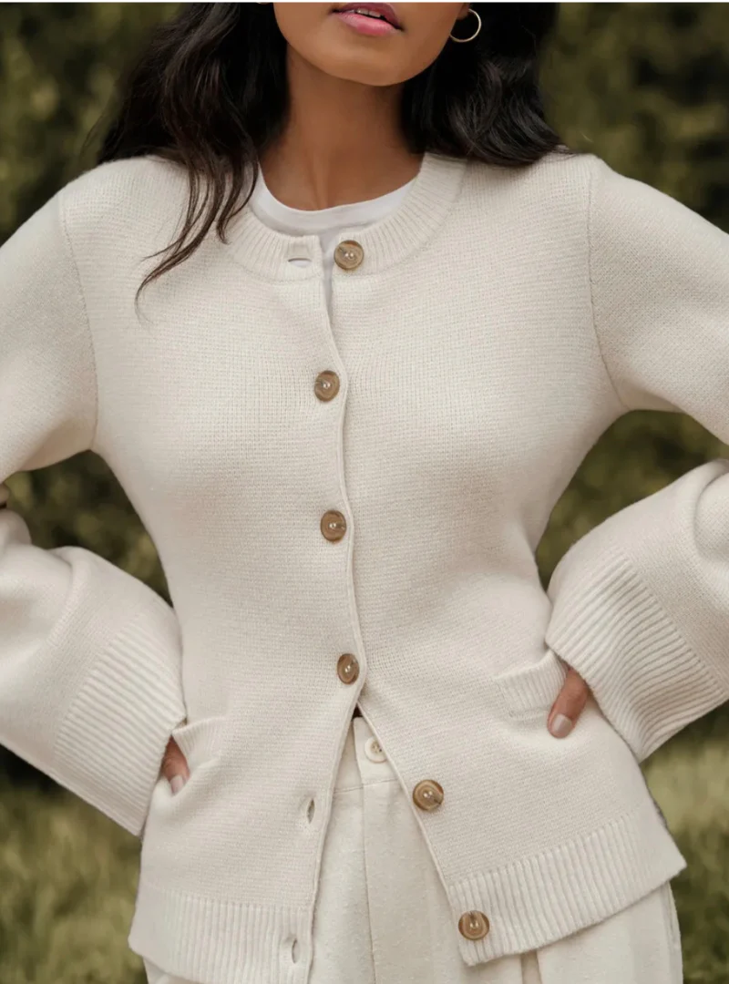Morbido | Cardigan Con Bottoni Autunnale - Image 2