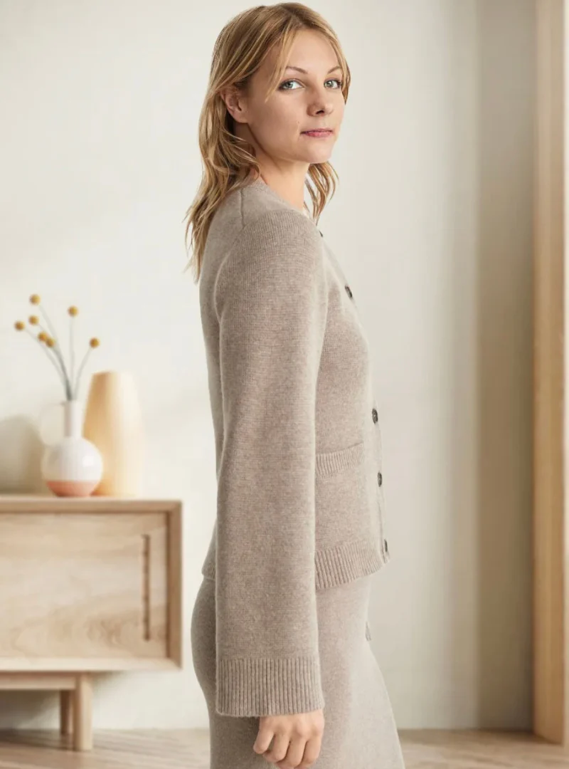 Morbido | Cardigan Con Bottoni Autunnale - Image 4